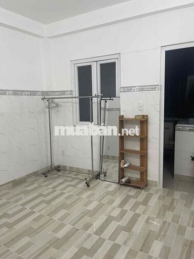 [Q.4] CHO THUÊ PHÒNG SÂN THƯỢNG TRONG NHÀ NGUYÊN CĂN - ƯU TIÊN NAM VP