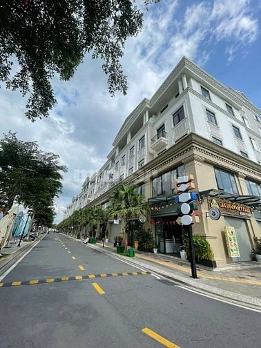 Nắm full giỏ hàng cho thuê nhà phố - Manhattan Vinhomes Grand Park