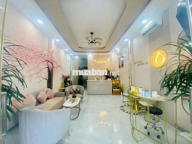 NHÀ 5 TẦNG CÓ THANG MÁY TRỐNG SUỐT QUẬN 1