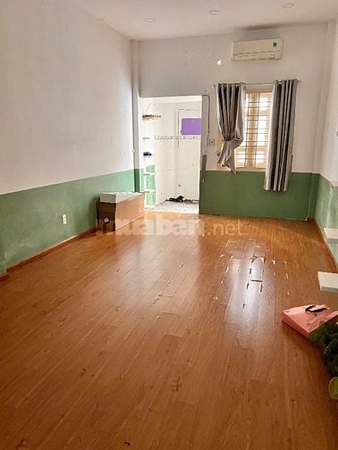 Cho thuê nhà hẻm 8m Phổ Quang, P.2, Q. TB. DT 4x25m. Trệt lầu Giá 20tr