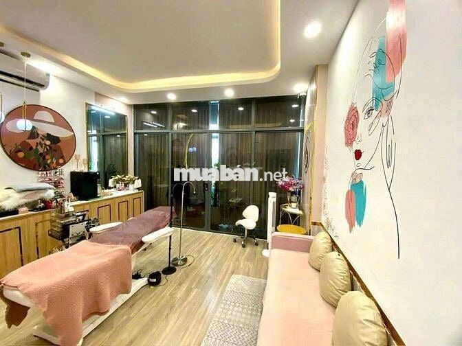 NHÀ 5 TẦNG CÓ THANG MÁY TRỐNG SUỐT QUẬN 1