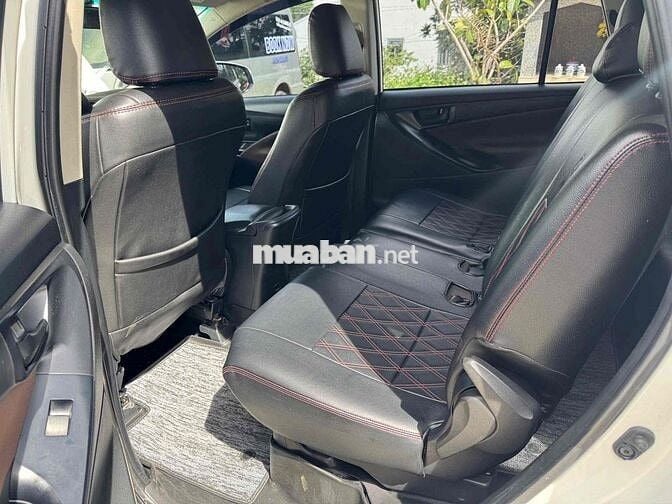 Toyota Innova 2022 E 2.0 MT - 88000 km