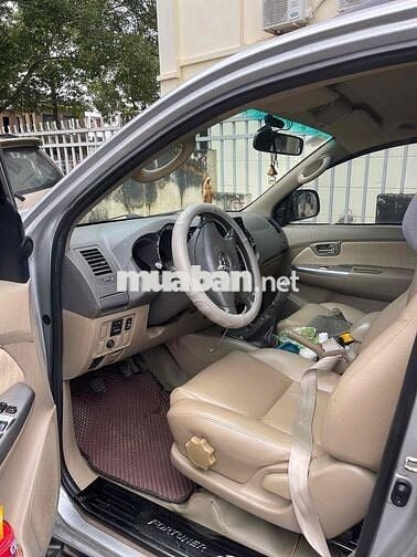 Toyota Fortuner 2010 2.5G - 180000 km