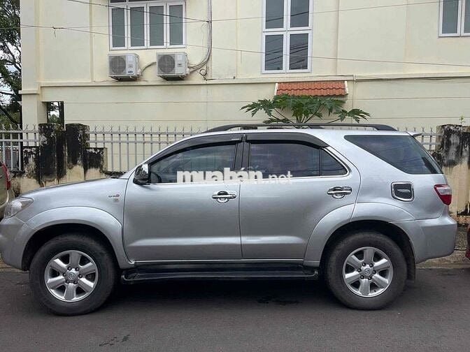 Toyota Fortuner 2010 2.5G - 180000 km