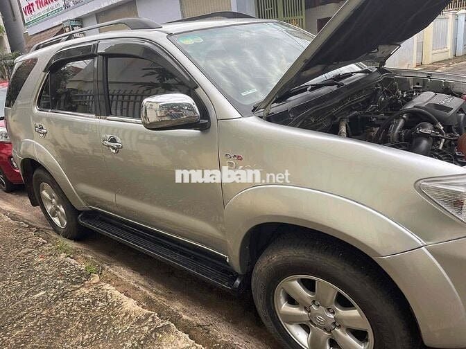 Toyota Fortuner 2010 2.5G - 180000 km