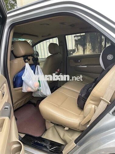 Toyota Fortuner 2010 2.5G - 180000 km