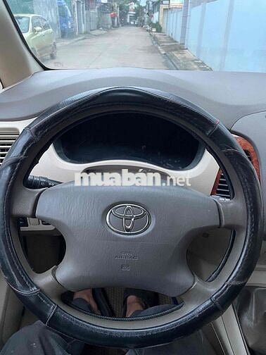 Toyota Innova 2007 G - 1200 km
