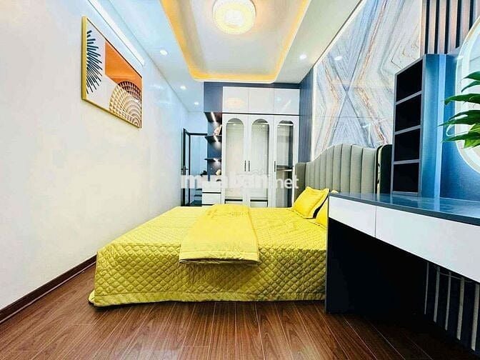 Cực Rẻ ! Nhà Phố Thái Thịnh - Ngõ To Rộng -Lô Góc - Nội Thất Xịn Mịn