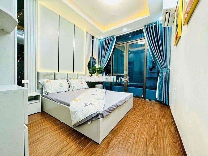 Cực Rẻ ! Nhà Phố Thái Thịnh - Ngõ To Rộng -Lô Góc - Nội Thất Xịn Mịn