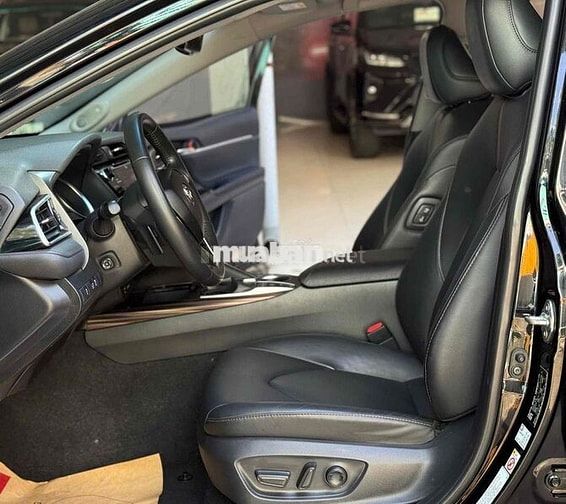 Camry 2019 2.5Q có thương thảo