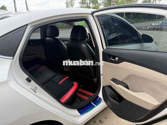 Hyundai Accent 2022 .Số sàn bản đủ . máy số zin
