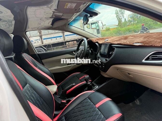 Hyundai Accent 2022 .Số sàn bản đủ . máy số zin