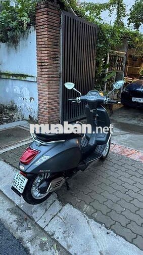 Vespa sprint 2014 đèn vuông