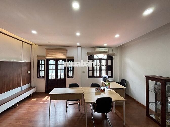 Cho thuê phòng làm văn phòng – có máy lạnh & WC riêng