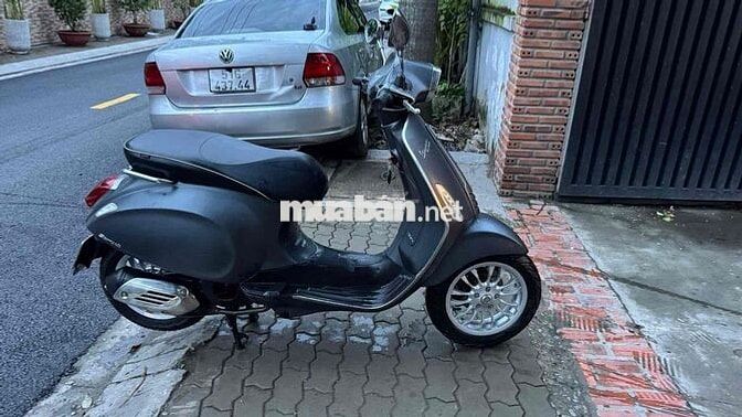 Vespa sprint 2014 đèn vuông