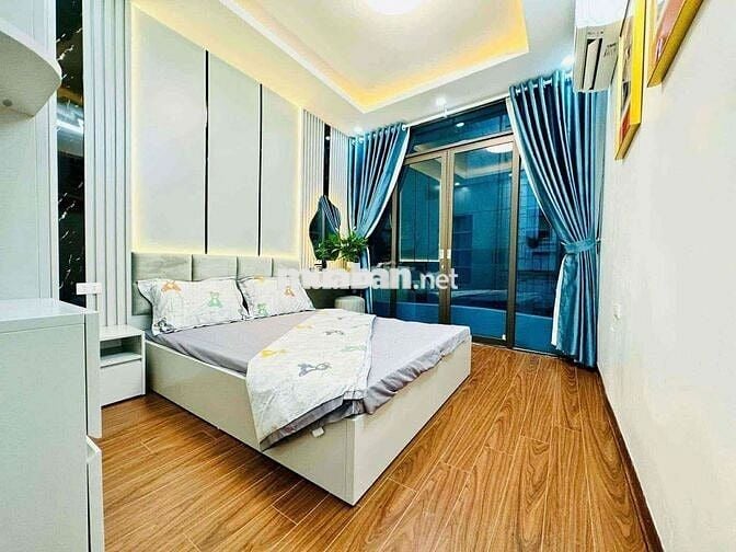 Cực Rẻ ! Nhà Phố Thái Thịnh - Ngõ To Rộng -Lô Góc - Nội Thất Xịn Mịn