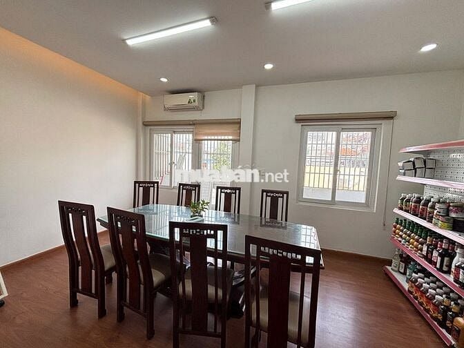 Cho thuê phòng làm văn phòng – có máy lạnh & WC riêng