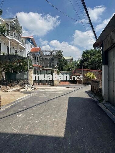 Cần bán mảnh 2 mặt thoáng tại Đoài Nam Hồng