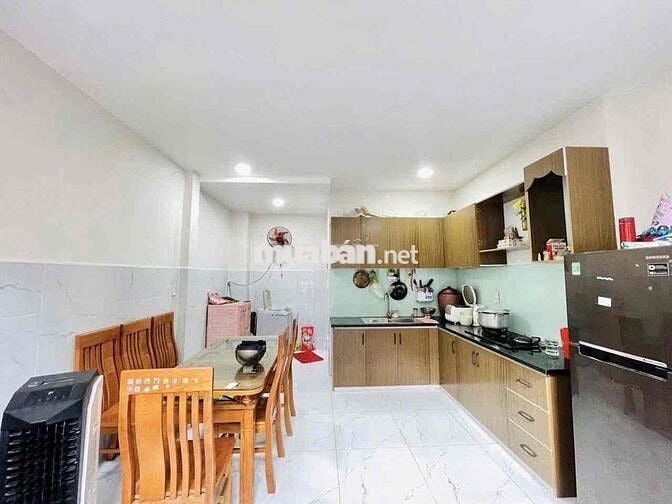 Nhà 3tỷ650 ngay trường Nguyễn Văn Thệ
