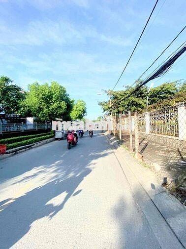 chính chủ nán đất ngay chợ vườn lài apd q12 tphcm đường oto hơn 3tỷ