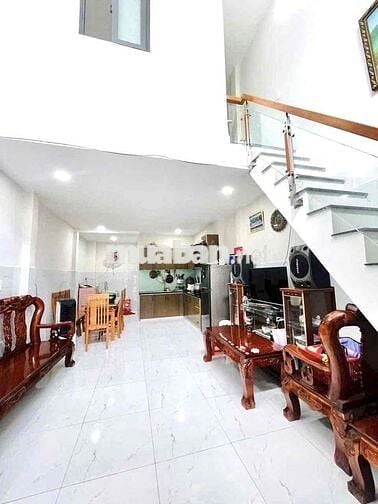 Nhà 3tỷ650 ngay trường Nguyễn Văn Thệ