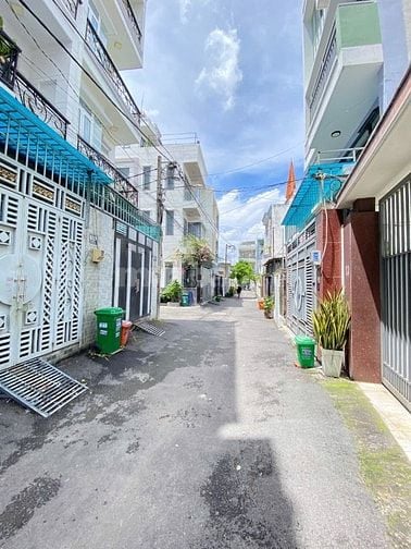 Bán nhà đẹp 4 tầng ngay đường 50 Hiệp Bình Chánh. DTSD 168m2, SHR