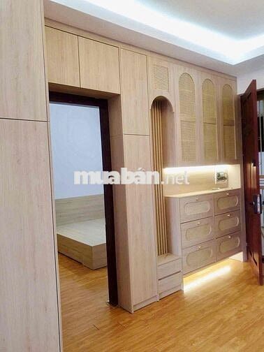Bán căn hộ cc Đội Nhân, căn góc, 70.3m 2 phòng ngủ, wc, full NT
