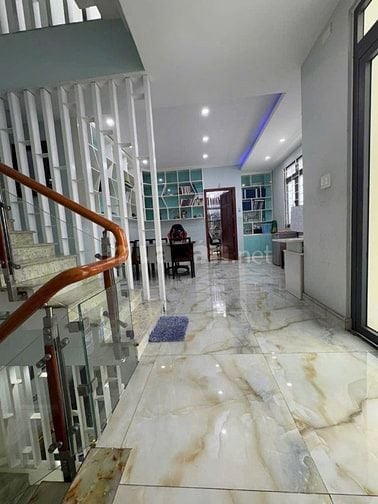 Bán biệt thự dt 192m2 đúc 5 tầng phường Bình Trưng Đông, Q.2 giá 28 tỷ
