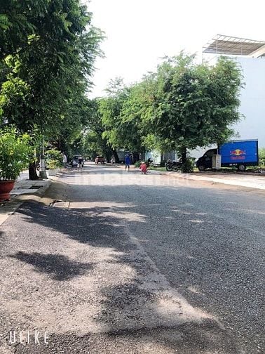 Bán biệt thự dt 192m2 đúc 5 tầng phường Bình Trưng Đông, Q.2 giá 28 tỷ