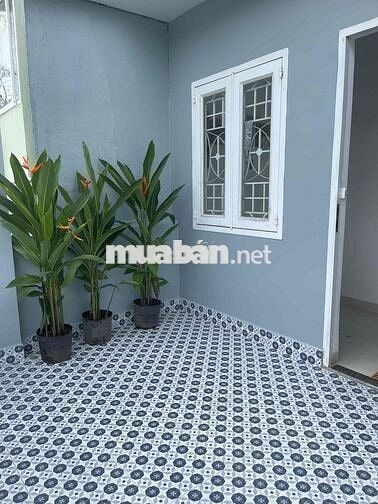 nhà 3 tầng 48 mét vuông 3 phòng ngủ đường Thống nhẩt khu yên tĩnh. giấ