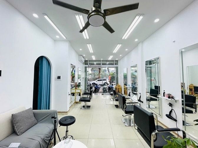 CHO THUÊ NHÀ NGUYÊN CĂN MẶT TIỀN PHỐ GIÁP NHẤT - NGÃ TƯ SỞ 