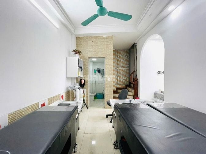CHO THUÊ NHÀ NGUYÊN CĂN MẶT TIỀN PHỐ GIÁP NHẤT - NGÃ TƯ SỞ 