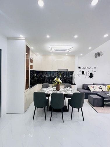 Bán nhà Lửng mới 100% full nội thất đang hoàn thiện những chi tiết 