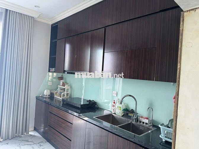 Cho thuê nhà 5 tầng mặt phố YÊN HOA - TÂY HỒ