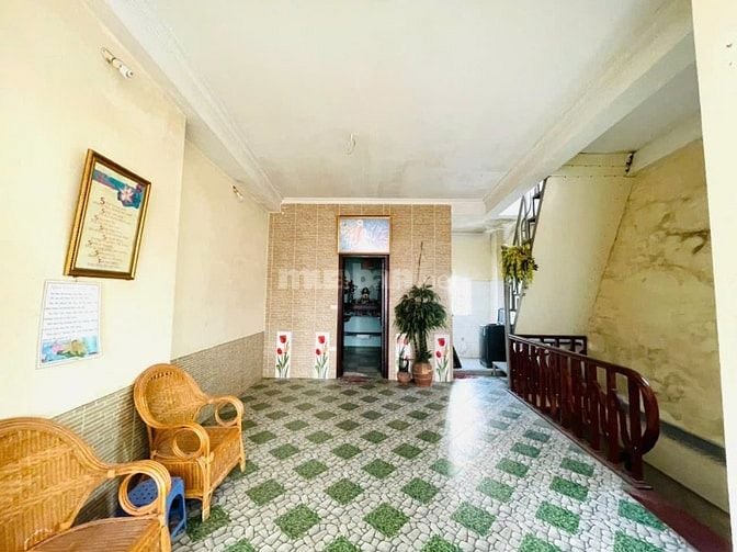 CHO THUÊ NHÀ NGUYÊN CĂN MẶT TIỀN PHỐ GIÁP NHẤT - NGÃ TƯ SỞ 