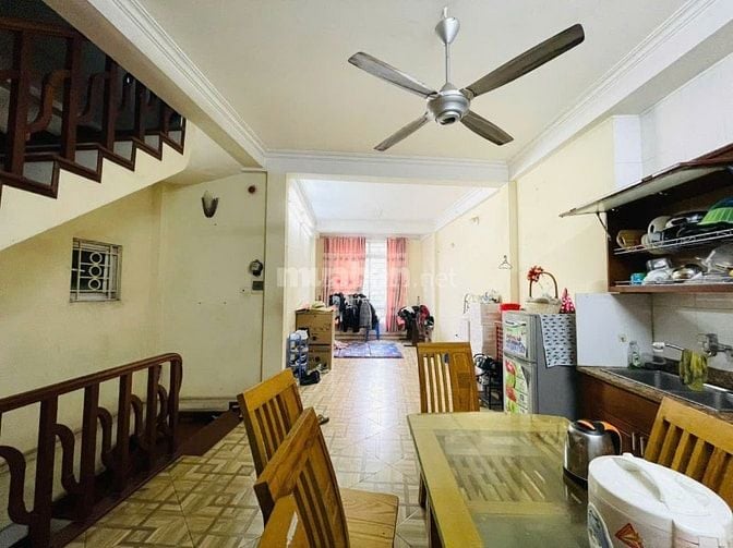 CHO THUÊ NHÀ NGUYÊN CĂN MẶT TIỀN PHỐ GIÁP NHẤT - NGÃ TƯ SỞ 