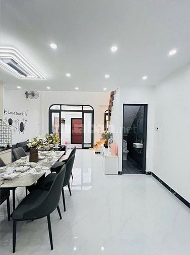 Bán nhà Lửng mới 100% full nội thất đang hoàn thiện những chi tiết 