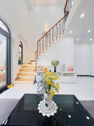 Bán nhà Lửng mới 100% full nội thất đang hoàn thiện những chi tiết 