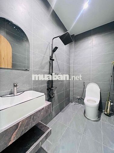 BÁN GẤP NHÀ CHÍNH CHỦ MỚI GIÁP GÒ VẤP FULL NT
