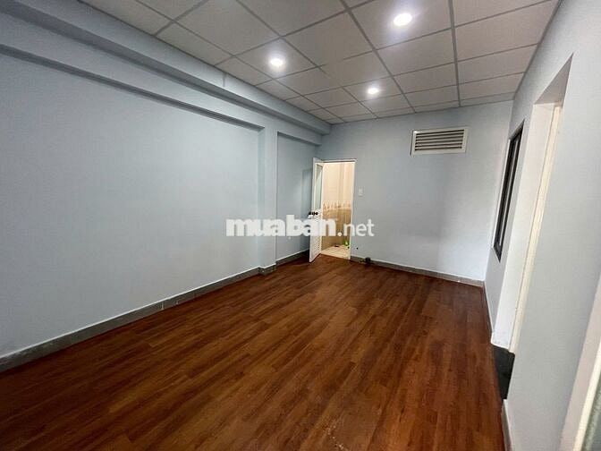 - Giáp Q7 , View công viên, rộng, thoáng. Giá 2.7tr Có  Máy Lạnh