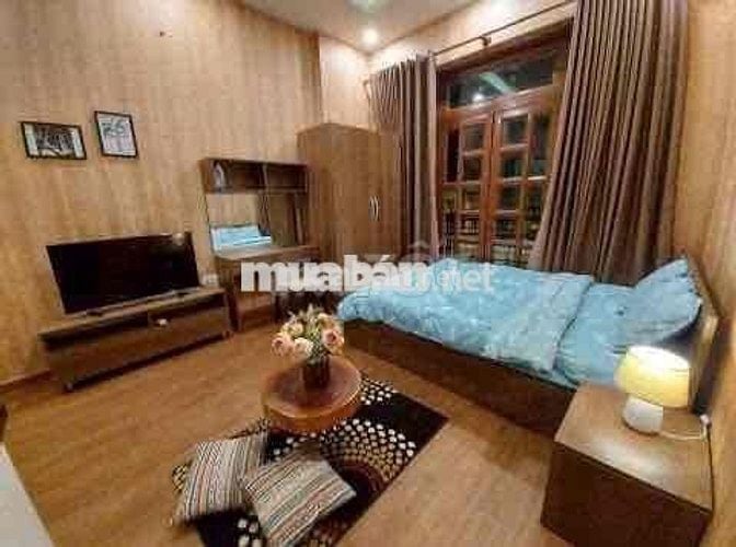 Phòng xinh xắn, đầy đủ tiện nghi, có ban công chill