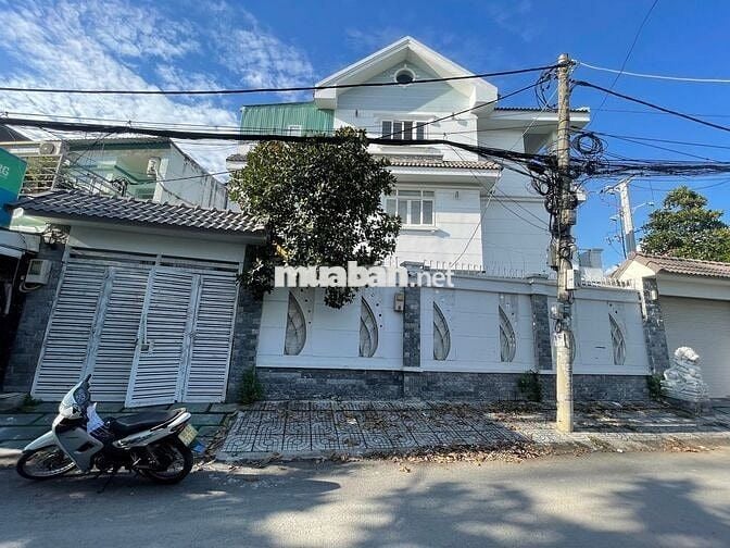 -  Em cần cho Thuê Phòng Ở Tầng Trệt + Sân Vườn