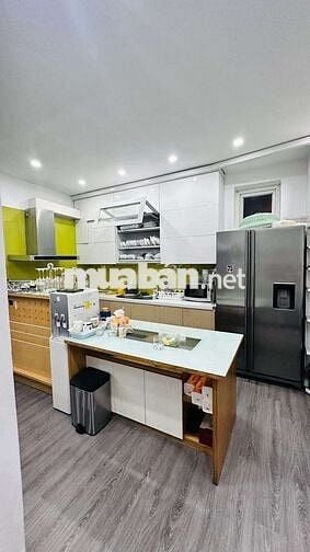 Bán căn hộ 113m gồm 3pn, 2wc. Tòa 137 Nguyễn Ngọc Vũ