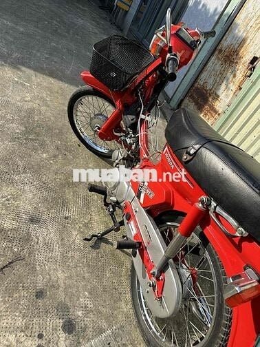 xe DD đỏ