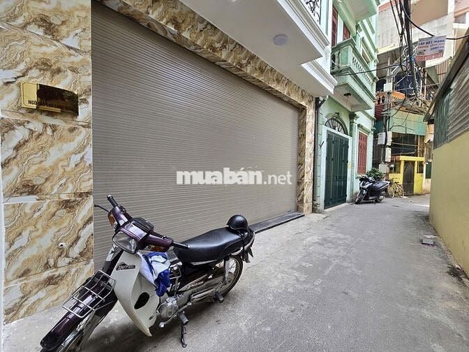 Nhờ các sale kết nối. Cho thuê căn hộ 690 Lạc Long Quân Tây Hồ