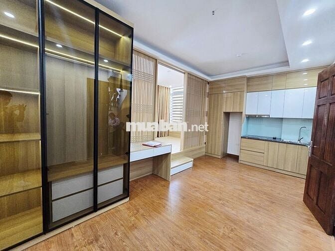 Nhờ các sale kết nối. Cho thuê căn hộ 690 Lạc Long Quân Tây Hồ