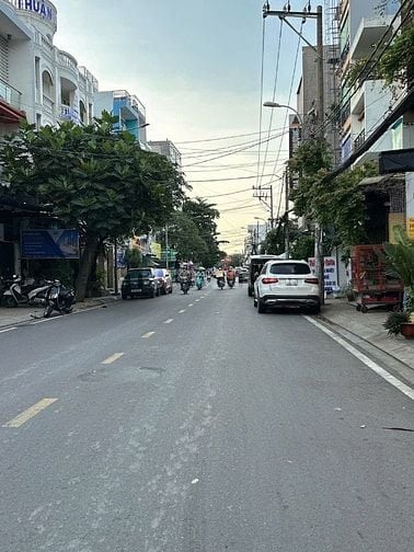 NGỘP giảm 6 tỷ MTKD 4 lầu đẹp Nguyễn Hữu Tiến 160m2 ngang 5m 19.3 tỷ