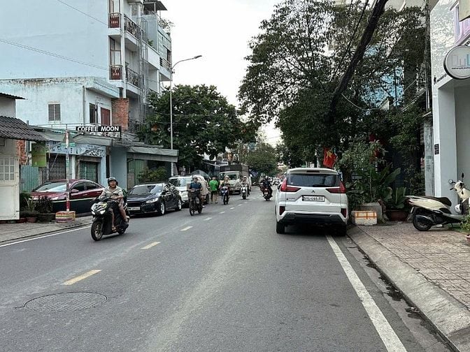 NGỘP giảm 6 tỷ MTKD 4 lầu đẹp Nguyễn Hữu Tiến 160m2 ngang 5m 19.3 tỷ