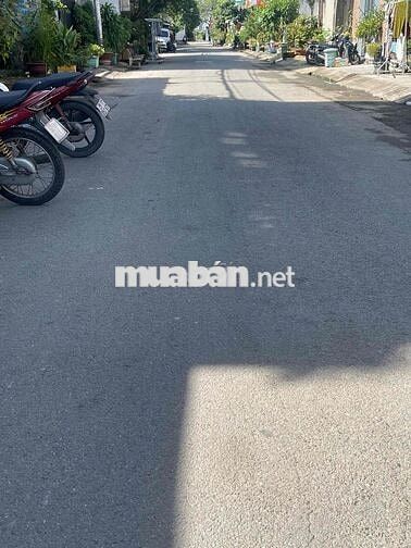Cho thuê kho 6 x35 trống suốt -đường 12 thông -Xuân Thới Đông