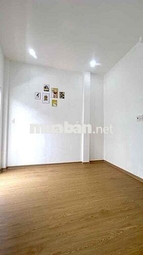 CÓ 2..9Ty CÓ NGAY NHÀ 3TẦNG NGAY KHUÔNG VIỆT DTSD60..m2 2PN-3VS